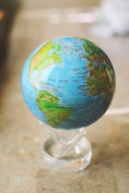 Load image into Gallery viewer, BLUE GREEN EARTH - movaglobes.store
