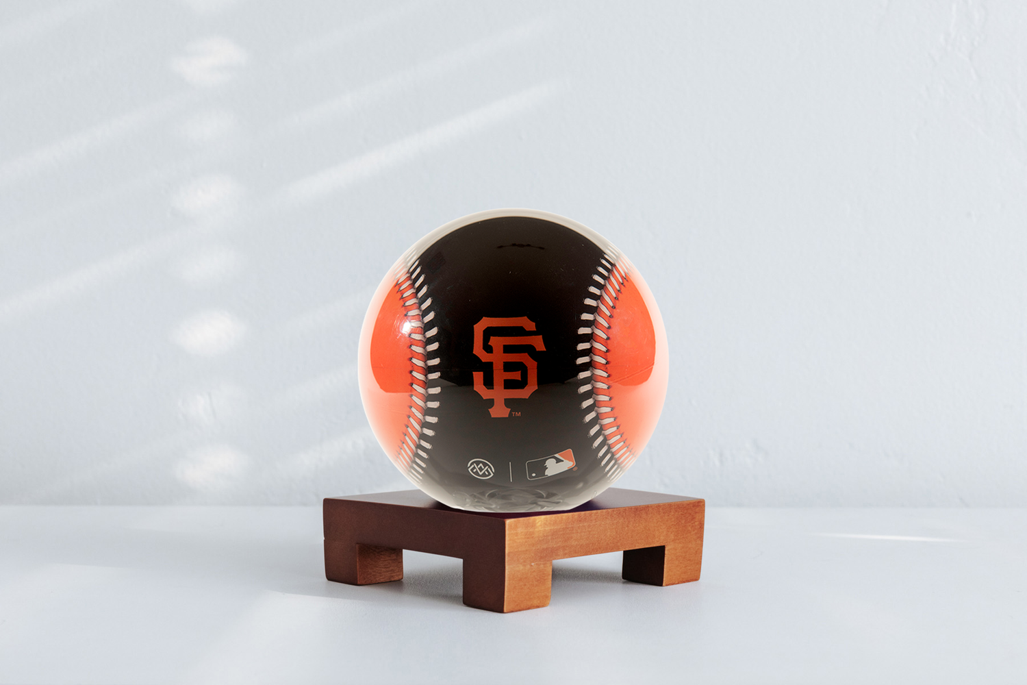 مجسّم الكرة الأرضية لفريق MLB® جاينتس™ (قيود إقليمية)