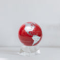 将图像加载到图库查看器中， RED AND SILVER GLOBE
