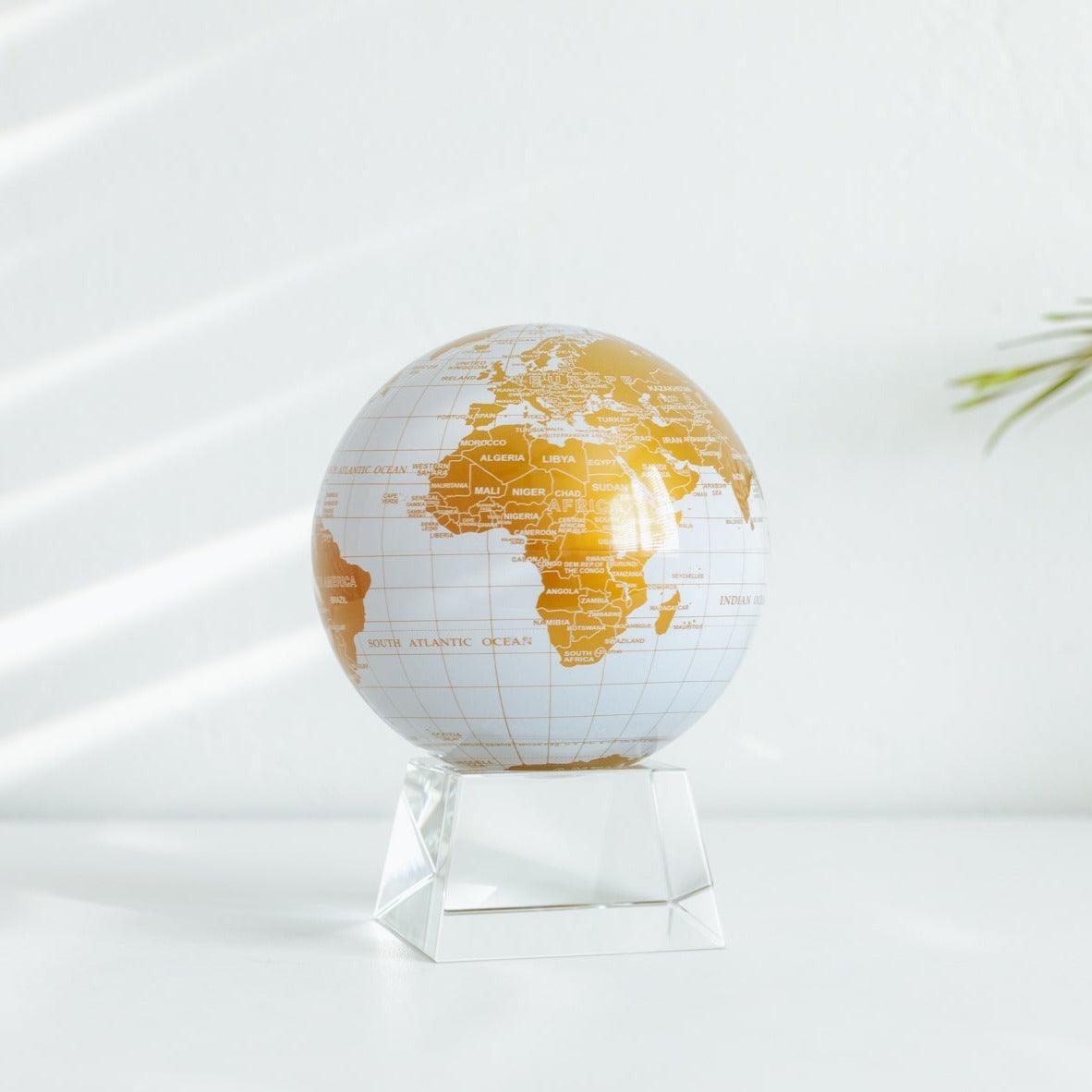 WHITE AND GOLD GLOBE - movaglobes.store