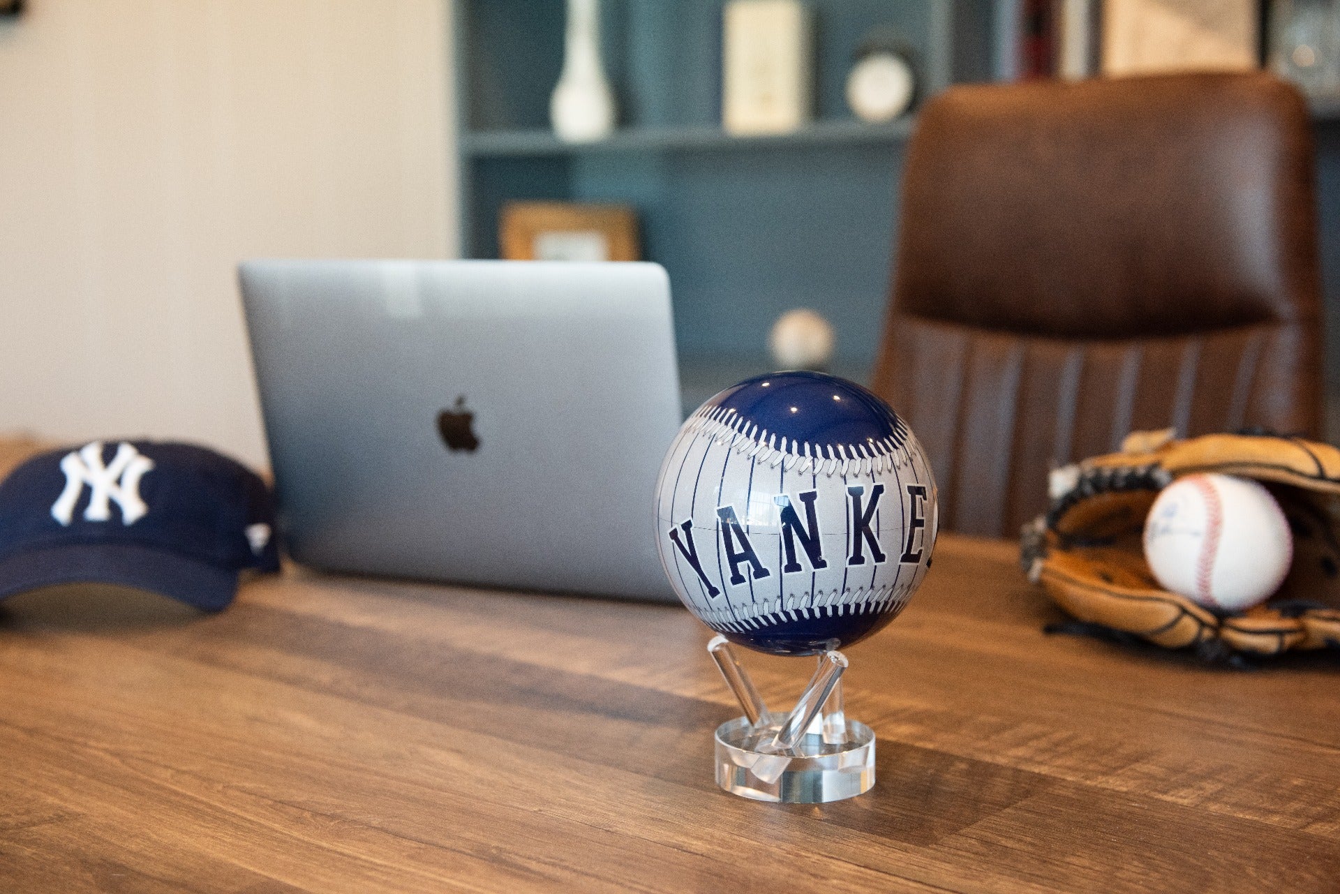 MLB® YANKEES™ GLOBE (Region Limit)