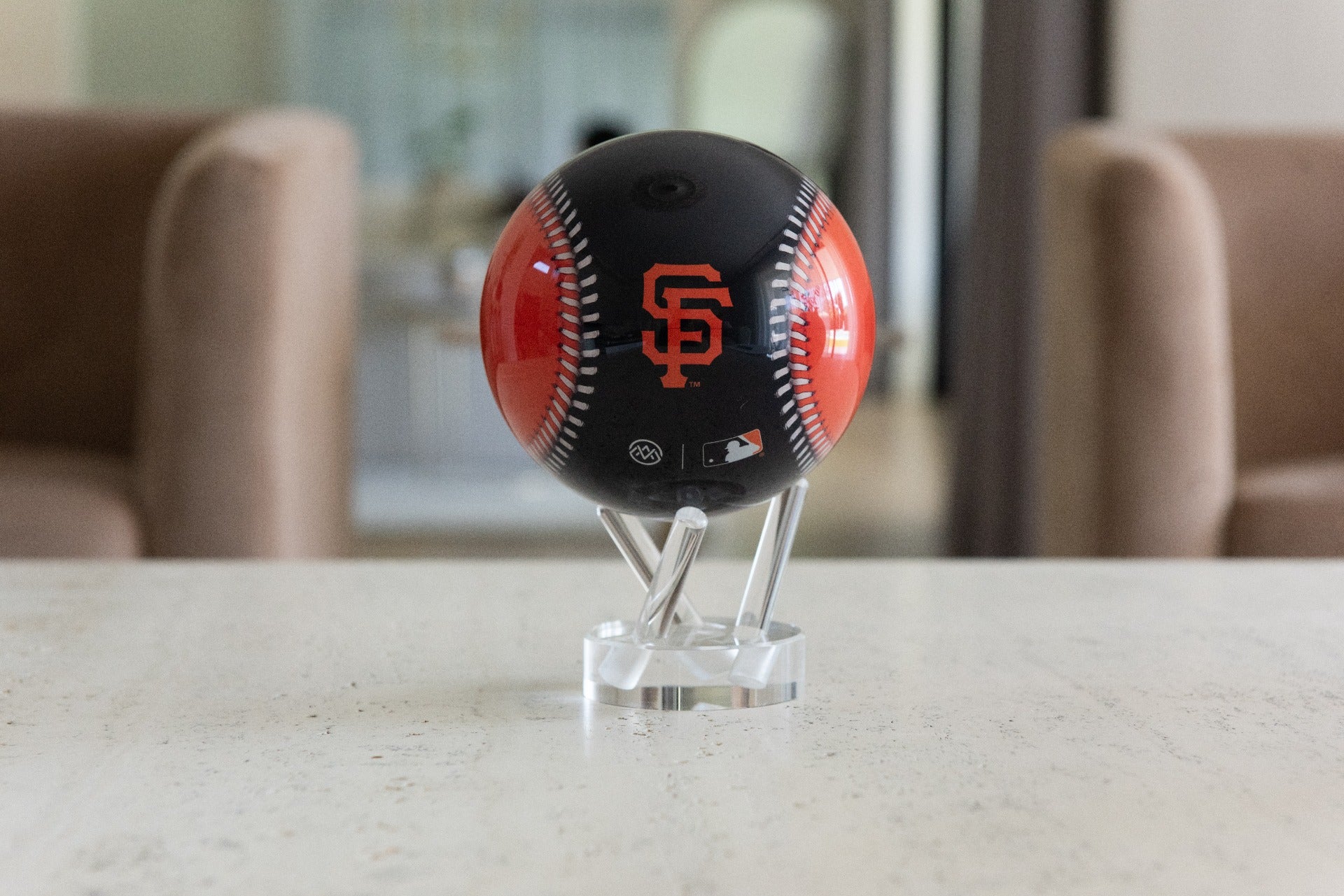 MLB® GIANTS™ GLOBE  (Region Limit)