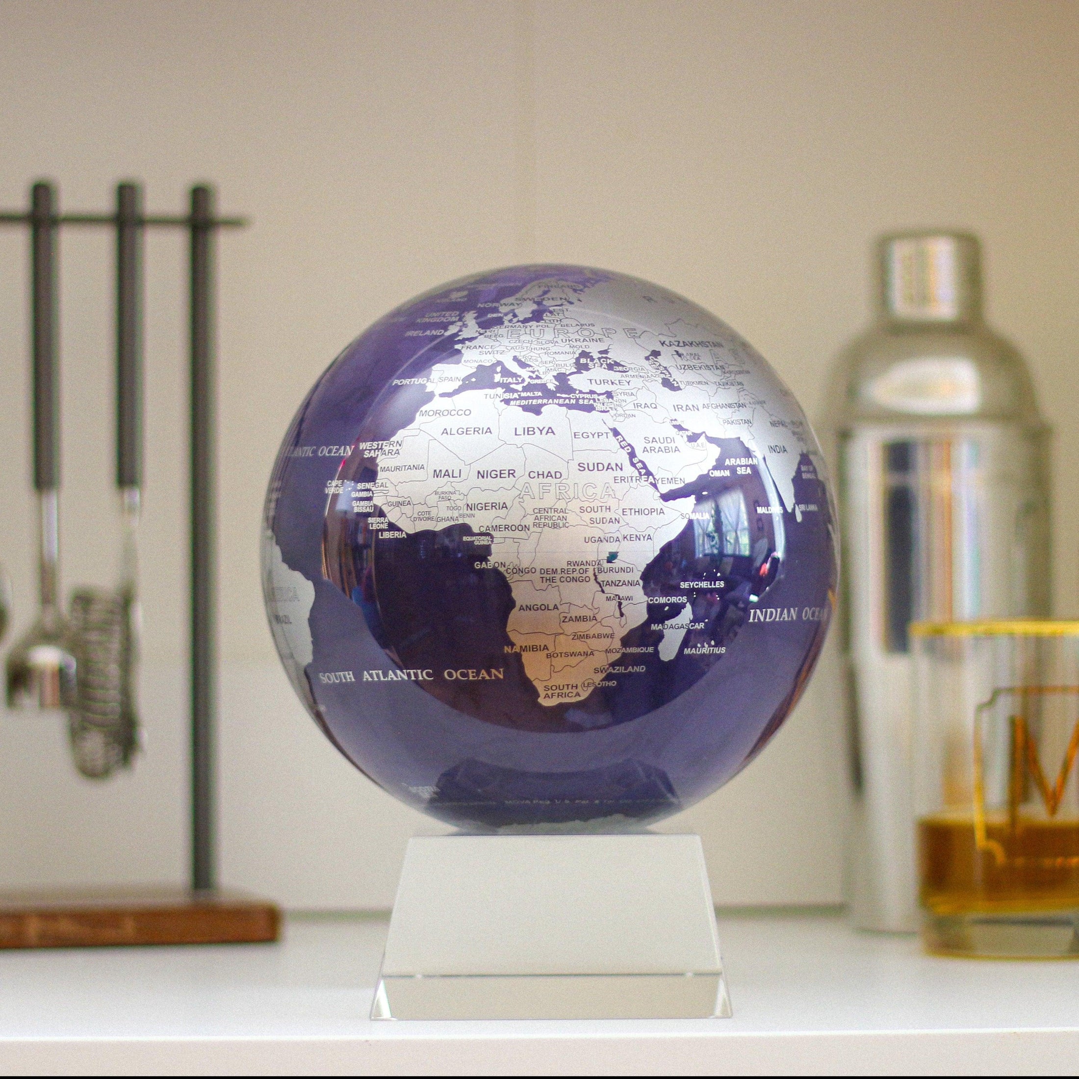 PURPLE AND SILVER GLOBE - movaglobes.store