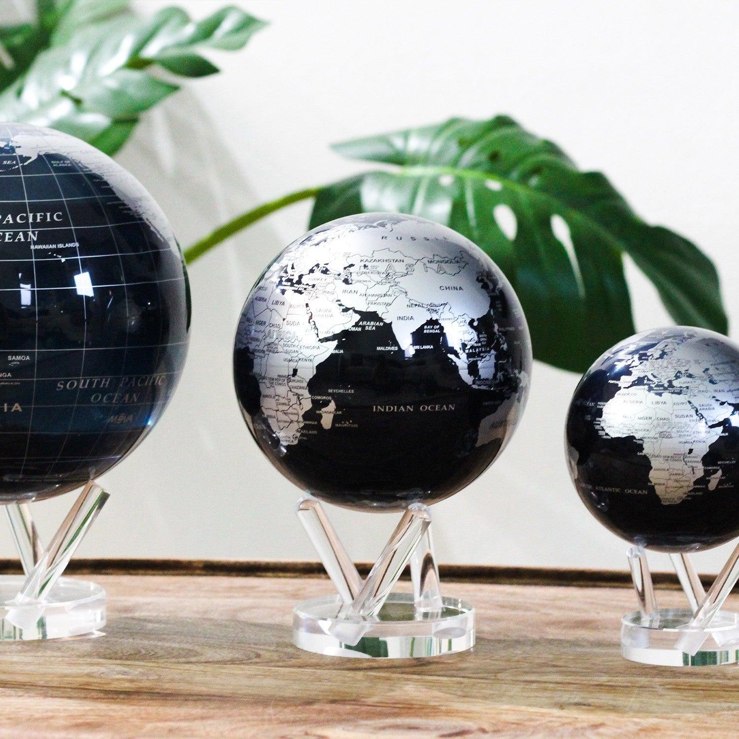 BLACK AND SILVER GLOBE - movaglobes.store