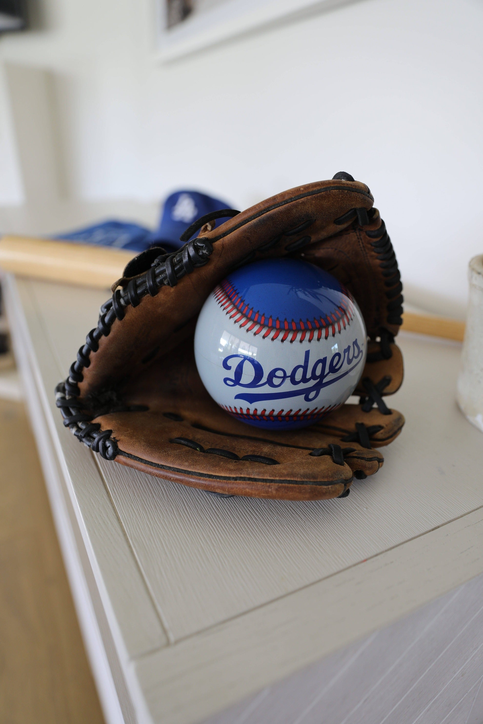 MLB® DODGERS™ GLOBE (Region Limit)